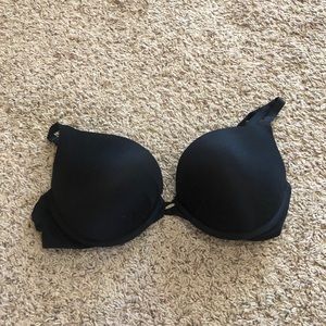 Victoria’s Secret black plunge bra